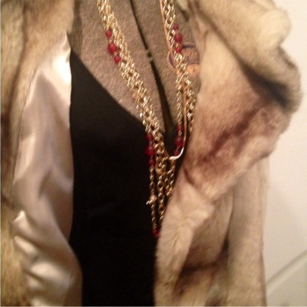 Beautiful faux winter coat - Picture 2 of 4